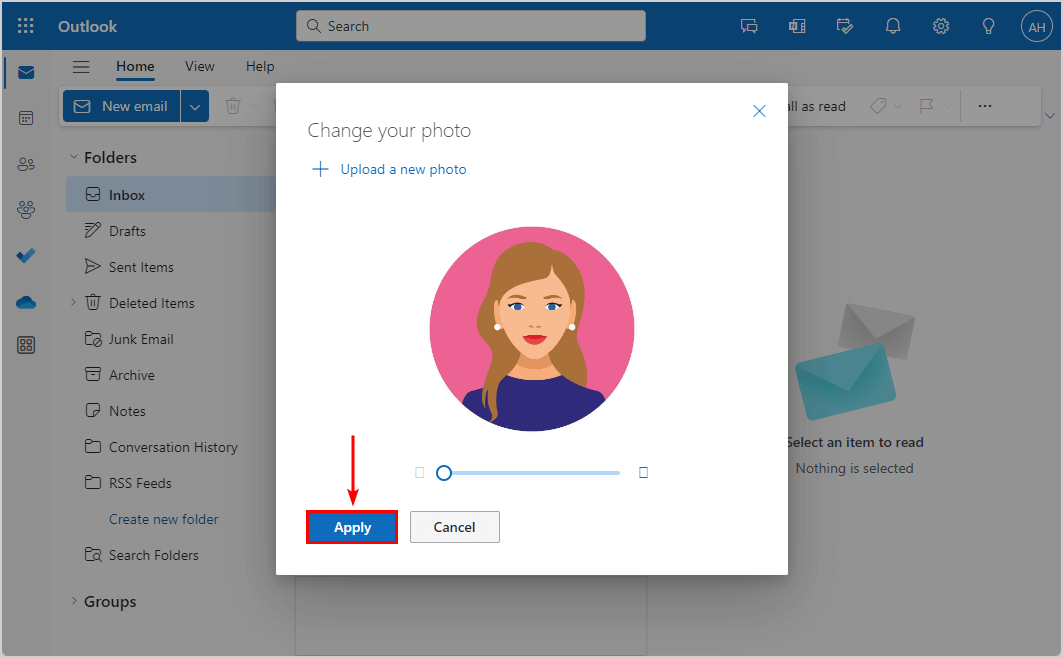 Click apply after you upload the user photo in OWA.
